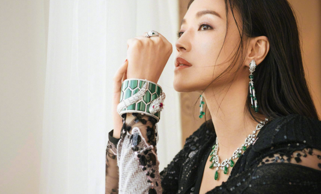 舒淇|舒淇的脸型那么方,嘴巴看起来又厚又大,她究竟凭什么走红?