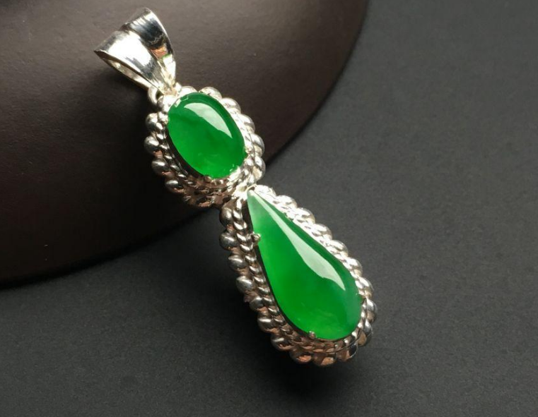 红木|市场受到冲击，未来翡翠价格会有怎样的变化？档次不同变化不同