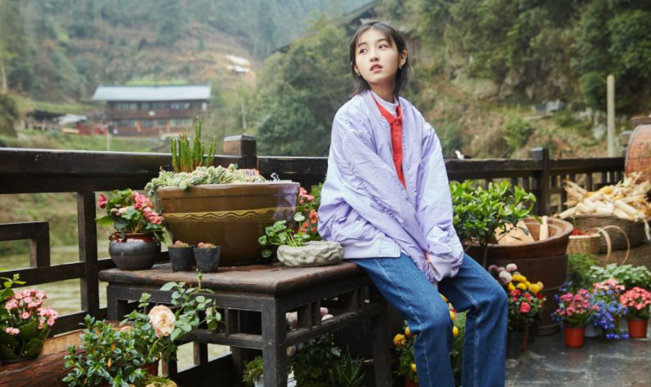 张子枫|张子枫不靠粉丝吃饭,她有作品、有实力,为什么不能谈一次恋爱?