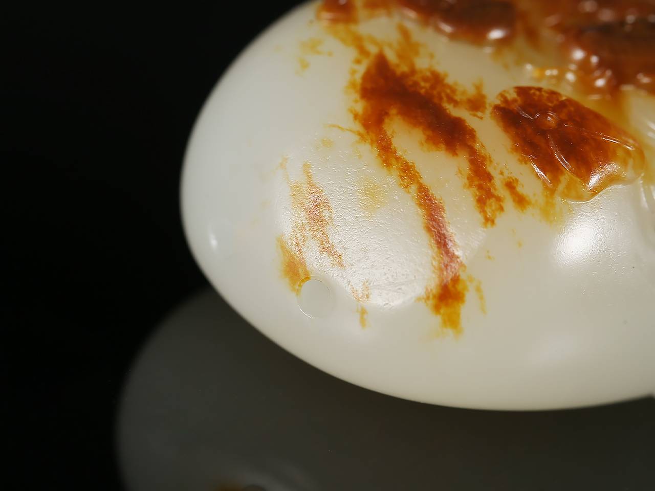 玉雕|佰匞推荐 红皮白肉独籽料挂件 俏色巧雕 连年有余 玉雕大师黄杨洪施造