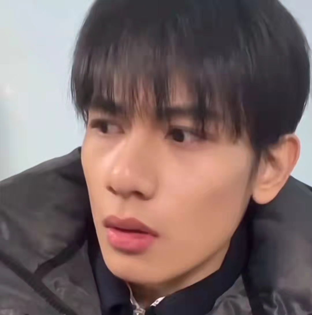 白敬亭|胡先煦瘦下来之后没说过话，网友怀疑被经纪公司毒哑？