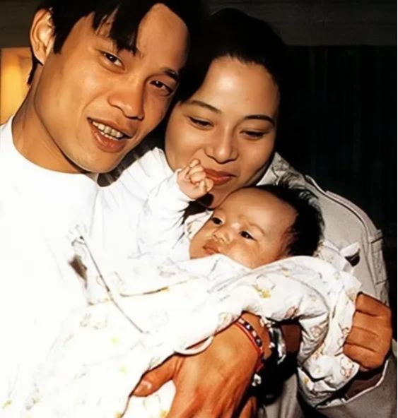 范志毅|范志毅：被前妻逼着给百万分手费，如今娶小17岁娇妻和女儿当闺蜜