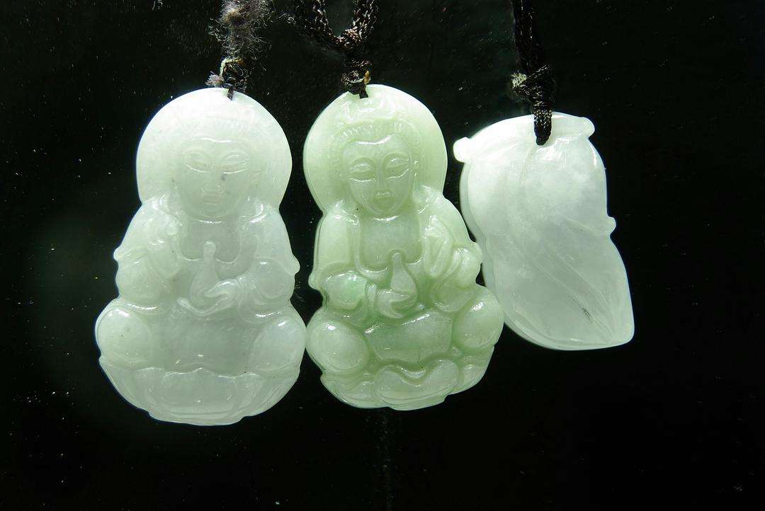 翡翠|机雕崛起意图代替手工?!翡翠行业是否也将进入无人化时代