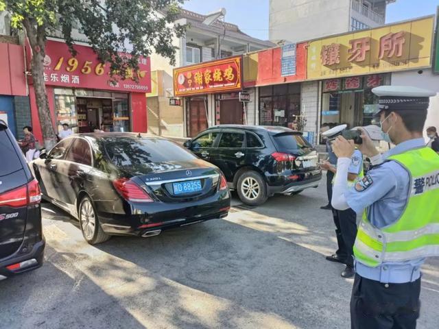 查处93辆拖移2辆,咸阳长武交警集中整治城区违停