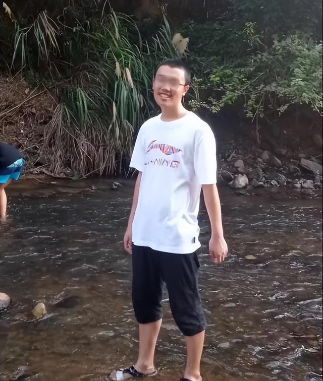 江西失联中学生传来好消息,校内发现三处疑点,学校不报警是疑点