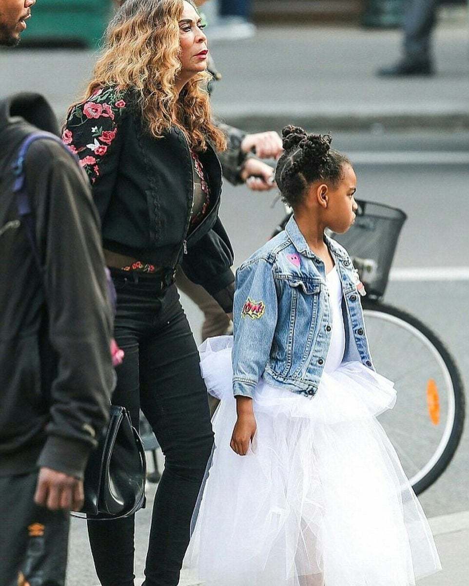 碧昂斯|美翻外网！碧昂斯10岁女儿惊艳亮相，小时候却被网暴长得丑？