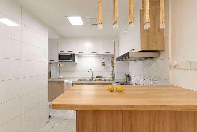 她家73㎡,面积不大,却温馨治愈,一进玄关就把我迷住了,超美!