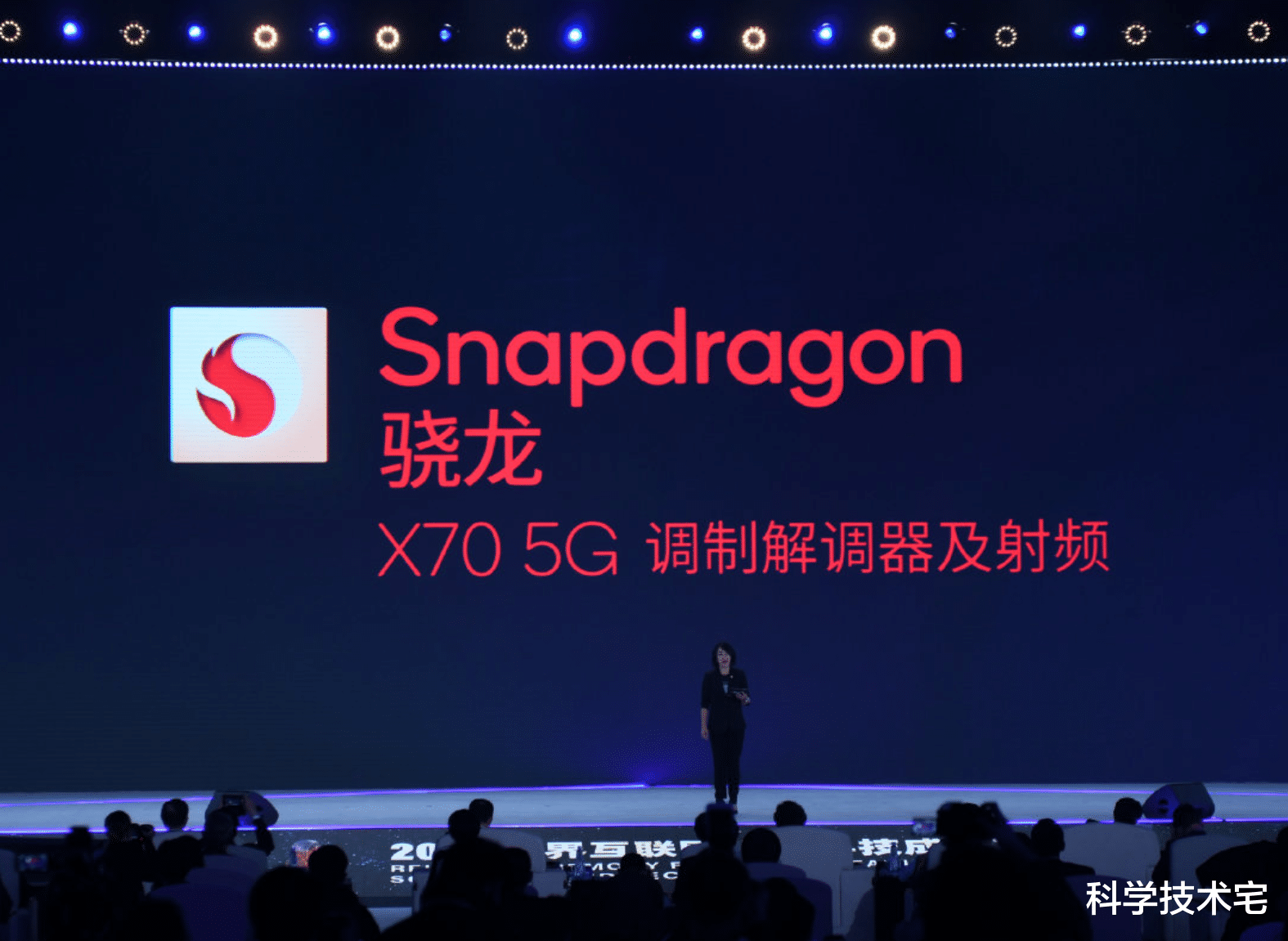 gen.g战队|moto、小米、vivo三国争霸！骁龙8 Gen 2首发权，到底花落谁家？