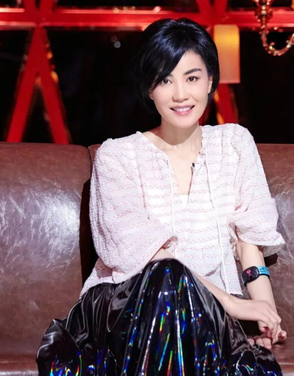 王菲|李亚鹏和王菲在一起后,好闺蜜那英劝王菲说:他就是看中你的名气