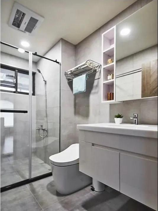 这对夫妻很有远见,巧用玻璃做隔断,把家装得明亮又实用,晒晒!