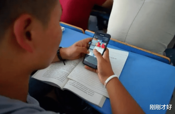 求职|?校园“奶头乐”现象盛行，我们如何应对？