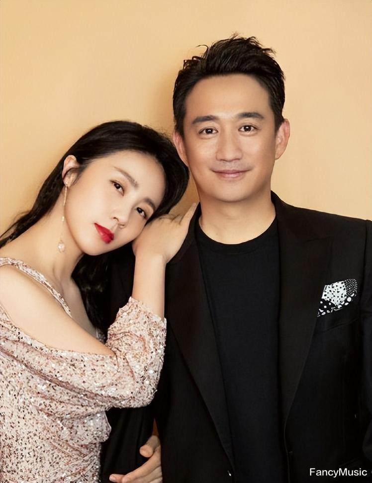 孙莉|孙莉分享二女儿近照，穿旗袍涂口红被指成熟，长相更像爸爸黄磊