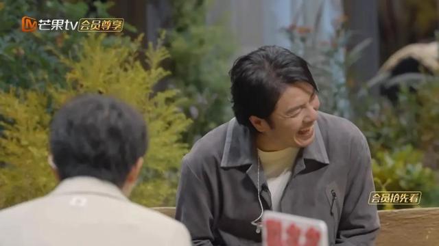 芒果这档“自由发挥”的综艺，彻底撕下了明星们的“社交假面”！
