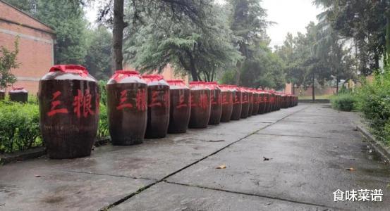 只因撞名“某名酒”，这款陕西酒成为冤大头，惨背黑锅后强势回归