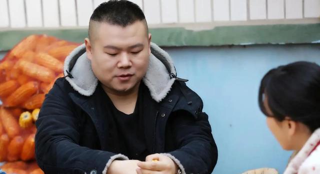 朱之文|同样是农民出身，小岳岳比大衣哥更有钱，为何没被当成“提款机”