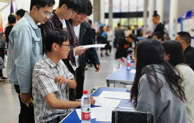 求职|大学毕业找工作,工科女生和男生的差距明显,太扎心了
