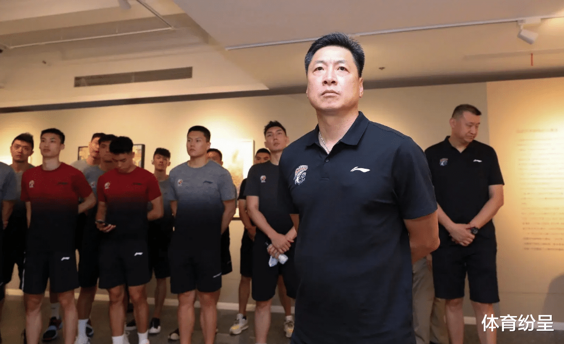 上海男篮|敲定1200万大合同！李春江摊牌了，续约辽宁男篮苦主，冲冠加码