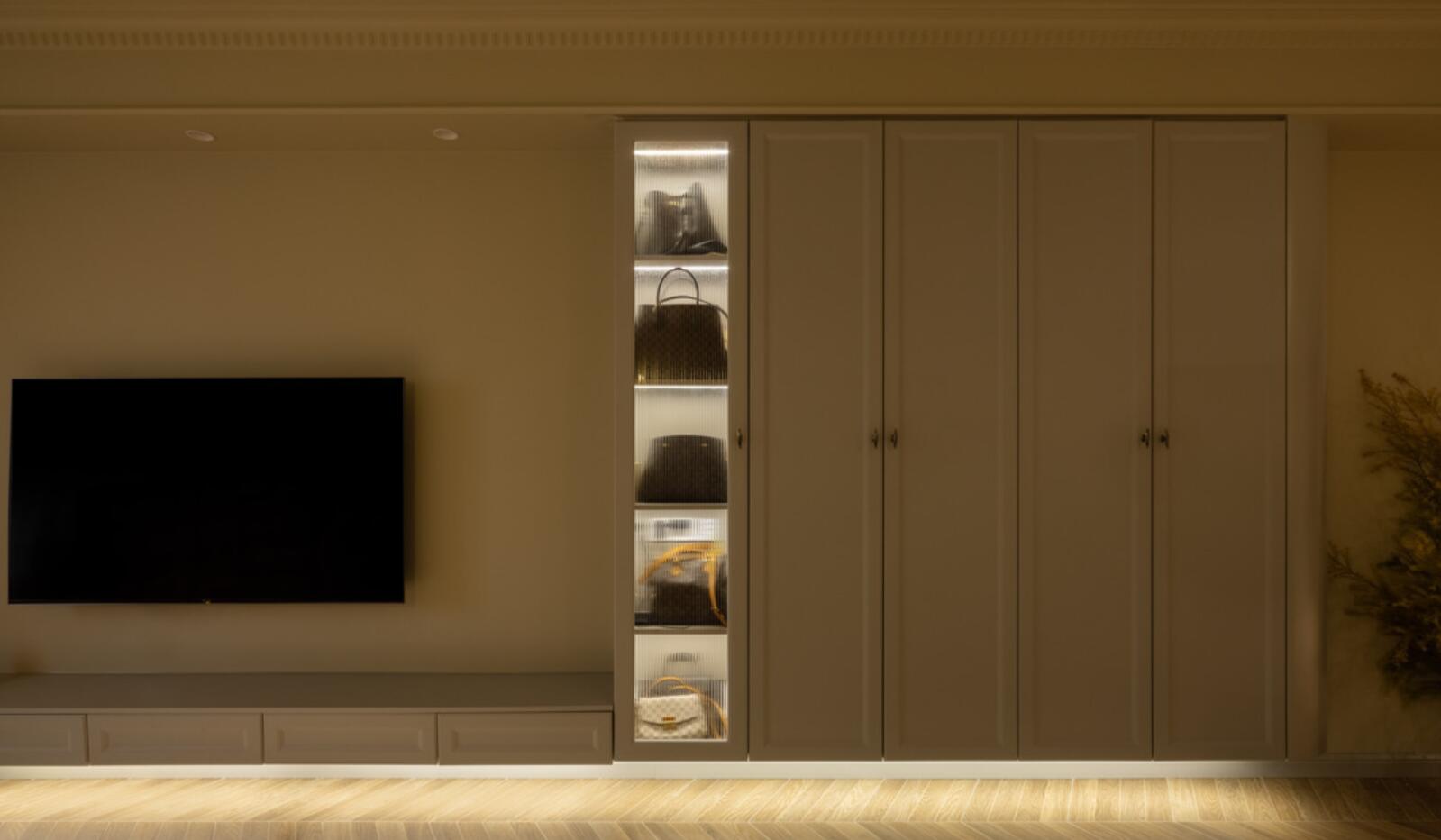 70㎡的新房,她将“电影”搬进家中,一人一宠,温暖又幸福