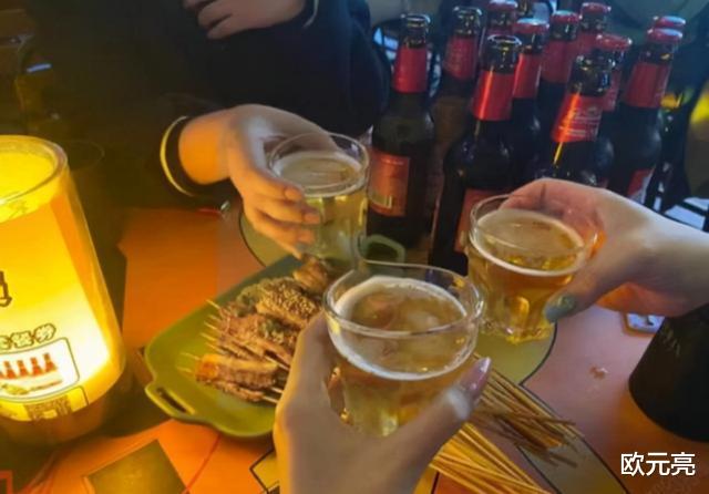 贵州女子酒吧被人搭讪,酒后被男子强奸,男子竟叫来两位好友共享