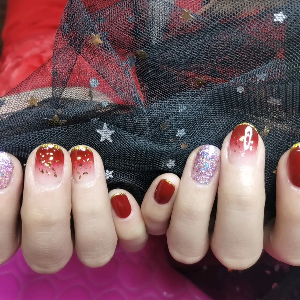 李冰冰 适合黄黑肤色姐妹的显白新年款美甲~