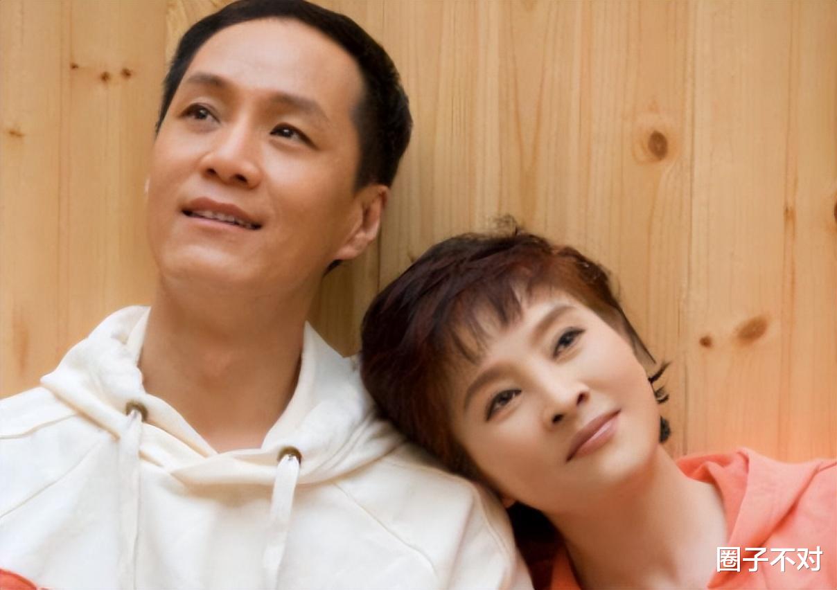 冯远征|冯远征和梁丹妮丁克29年,恩爱有加,却为何在40岁时坦言后悔了?