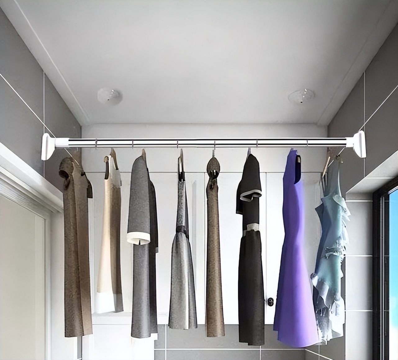 刚买新房注意,阳台别装晾衣杆,换这新设计,创意实用有档次