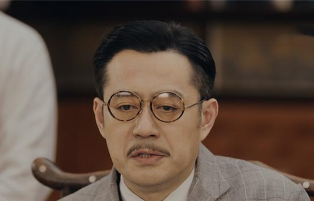 陈晓|《传家》看了秦岚的“光脚追车戏”,终于明白什么叫演技炸裂