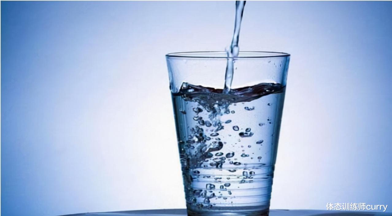 疾病|一喝水就尿多，是哪里的原因？看完这4点，或许就会明白了