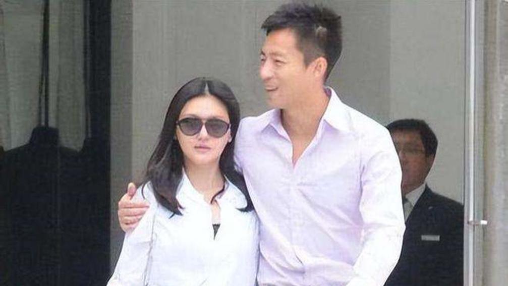 汪小菲|汪小菲连续发文，张兰直播怒怼，却为何斗不过大S，网友道破缘由