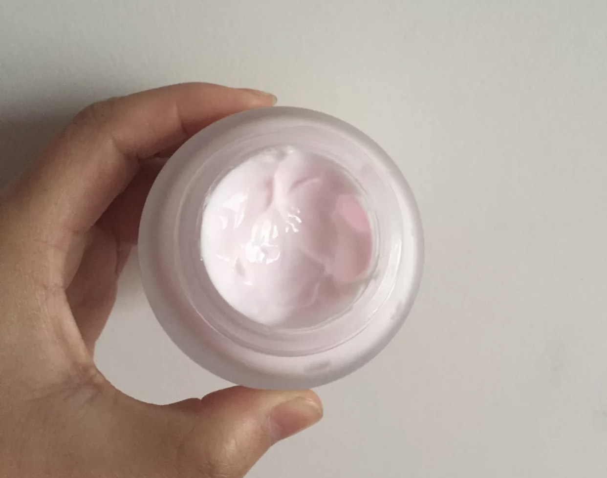 美容养颜 面霜不一定越贵越好，这4款值得入手的老牌面霜，定价合理又好用.