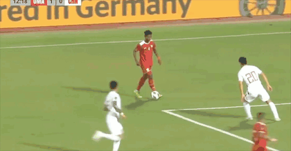 国足|0-2！第73分钟！国足又丢一球，被单刀直入，球迷：打回原形