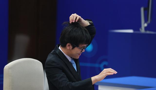 柯洁|亚运会，柯洁九段执白棋，杨鼎新九段有话要说？