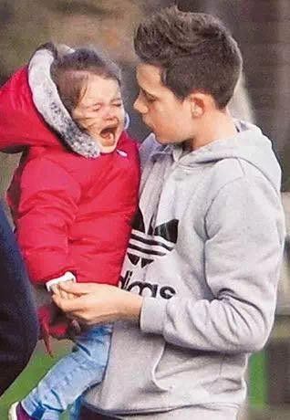 哈珀·贝克汉姆|贝家小七：从嘟嘴萌娃长成漂亮小公主，被父亲和3个哥哥宠上天了