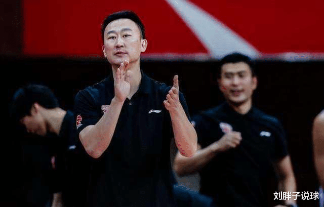 广东男篮|宏远新消息，得分功臣将赛季报销，王薪凯出征，杜锋新战术已就位