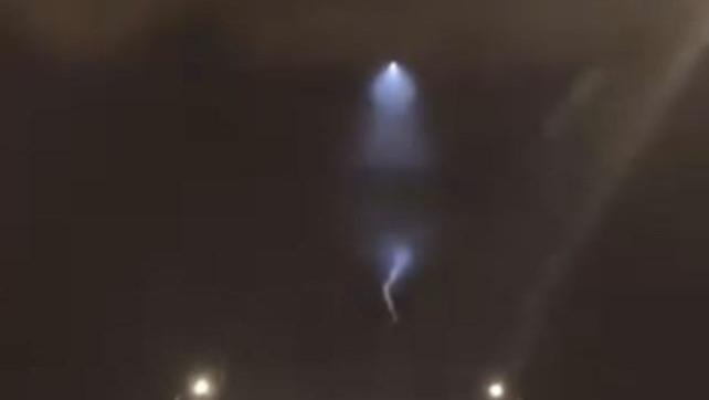 外星物体？内蒙等多地现巨大不明发光体，螺旋尾巴划过夜空