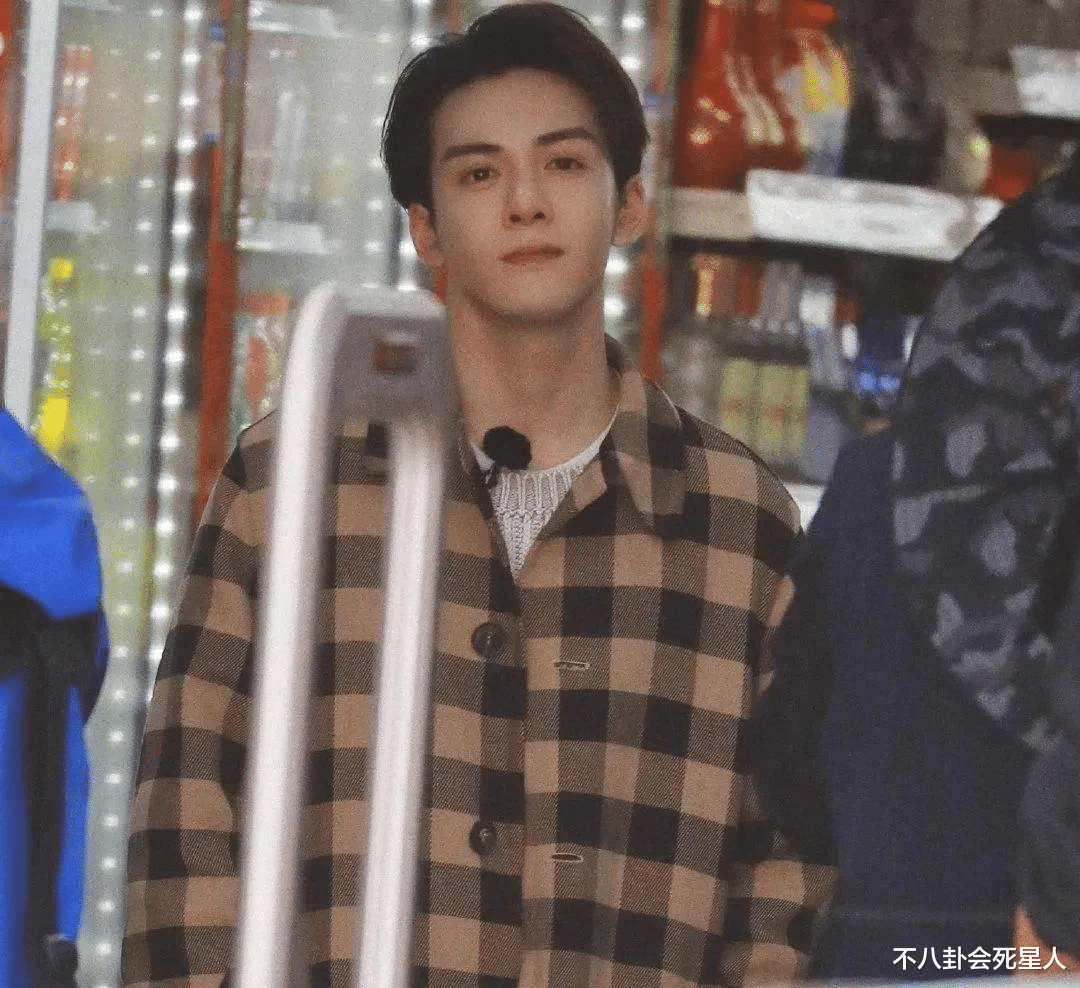 杜江|表面很帅，实则奇怪的8位男星，华晨宇尖嘴猴腮，杜江近照认不出