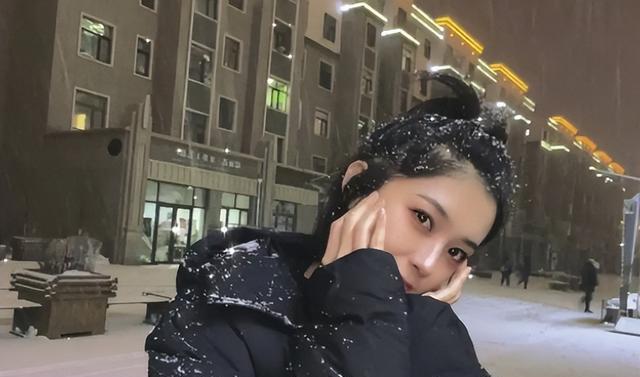 梁靖|国乒梁靖崑分手了？女友颜值高身材好，为事业“变心”球迷很理解