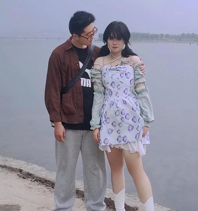 |“为爱冲锋的勇士”事件反转，女主成为网红，改换签名自证清白