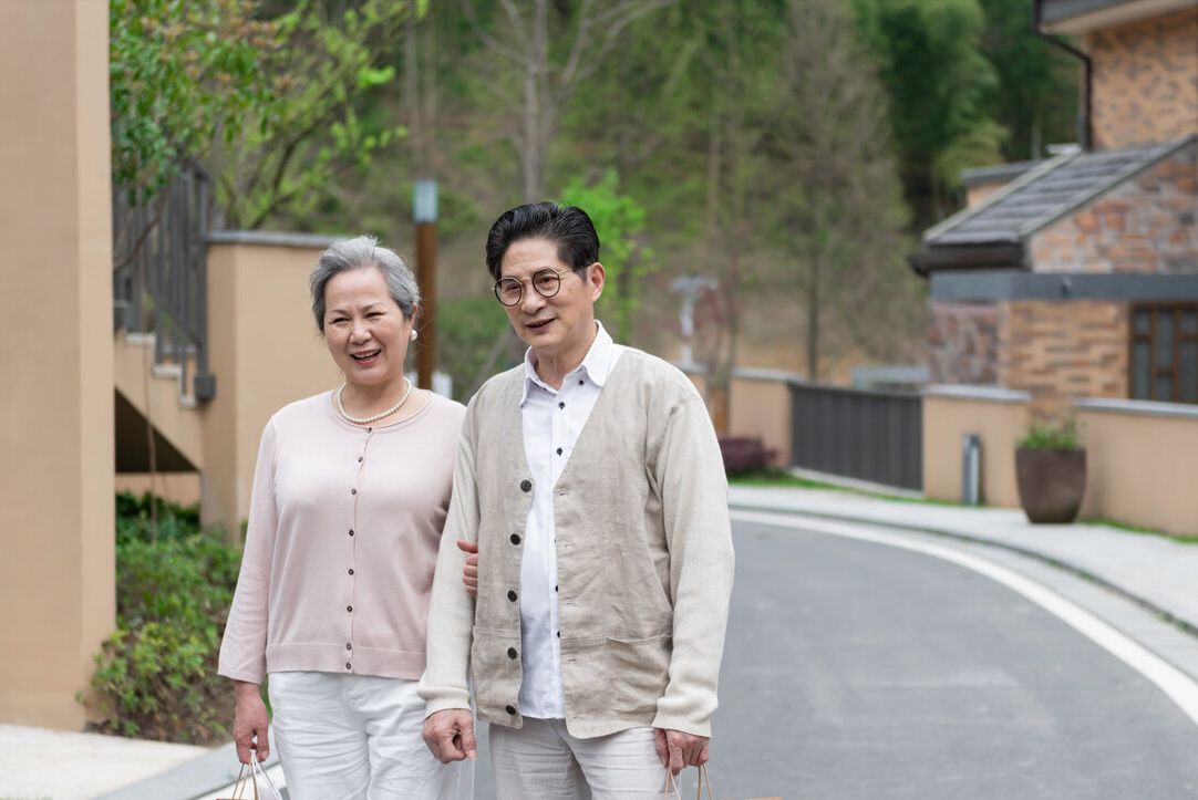 红糖|45岁后是寿命转折期,身上3处地方越“干净”,暗示生命越长