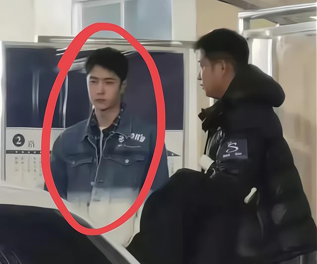 王一博|王一博更新动态，夜滑库存又一波，这次的屁股印太引人关注