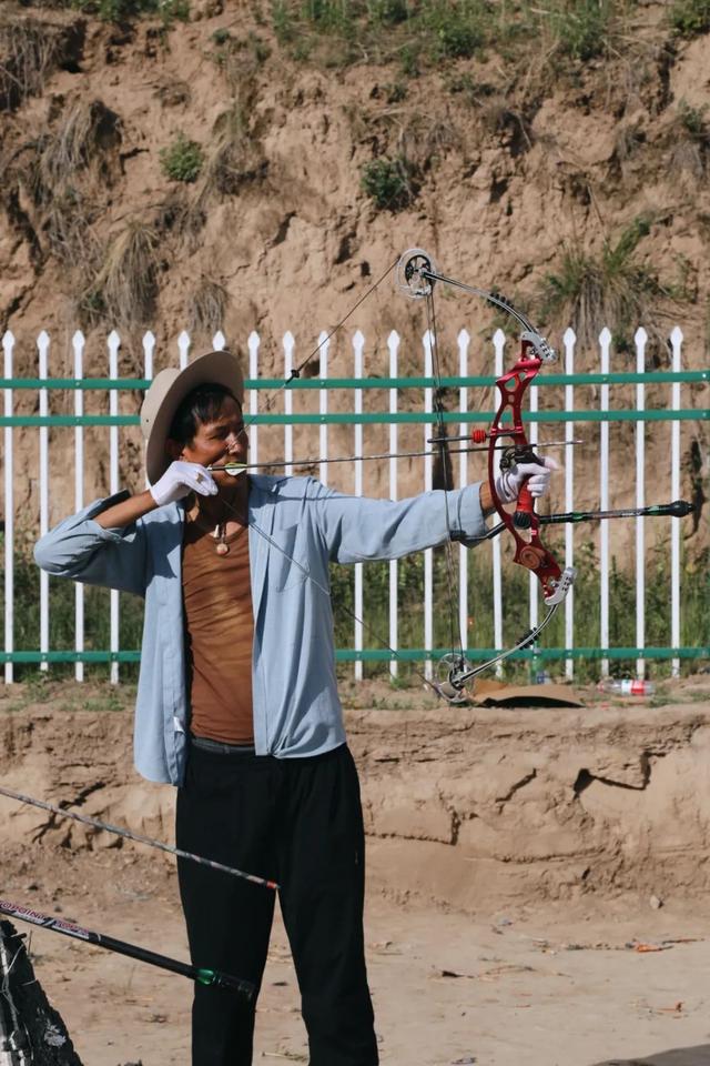 草原|海拔3000米的高原草甸上，藏着宫崎骏的夏天