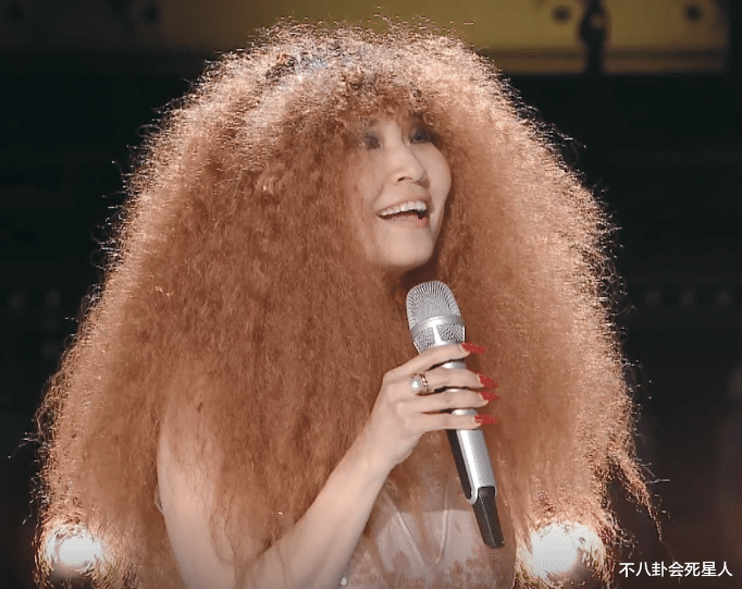 乘风破浪的姐姐|?黑丝、高开叉、辣妹短裙，《浪姐3》舞台首秀，30个女明星杀疯了