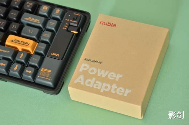 壁紙|居家好物：努比亞新款四口65W氮氣鎵充電套裝實測，溫控好、安全性高