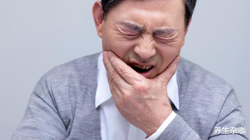牙周炎：一个中医“小妙招”，或远离牙齿松动、牙龈萎缩、酸软怕冷热！