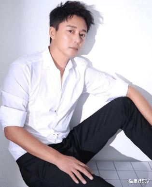 今生有你|刘奕君参加晚会闹乌龙，拉着儿子的手摩挲，却险些被误以为耍流氓