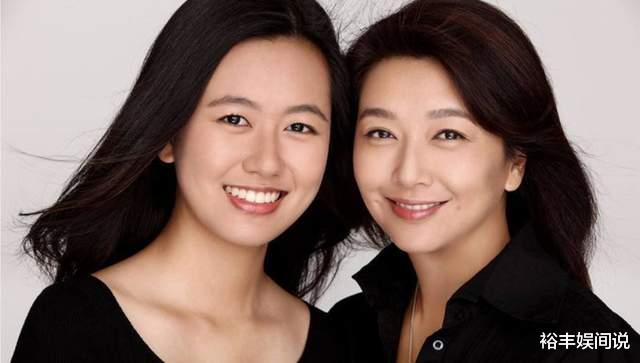 高曙光|高曙光与富婆妻子庆结婚七周年!同框画面好温馨,相差17岁无代沟