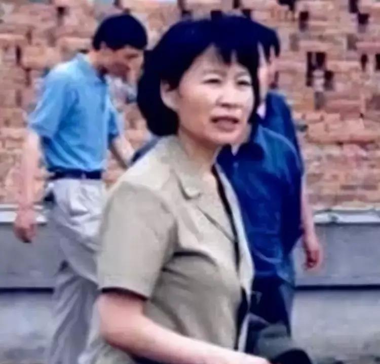 “好色女贪官”尹冬桂：沉迷权色生活，霸占帅气男司机6年