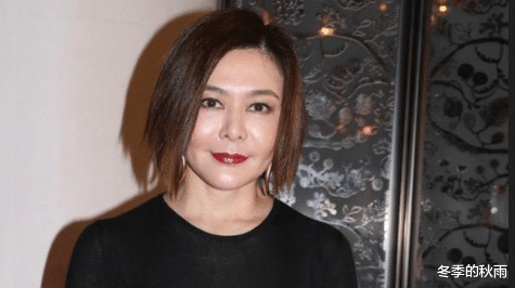 关之琳|关之琳和前男友的女友合照，网友夸赞好大度，情敌也能做闺蜜