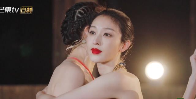 张俪|张俪、王紫璇互相不嫌弃，美女形象碎一地，胡杏儿、齐溪吃瓜看戏