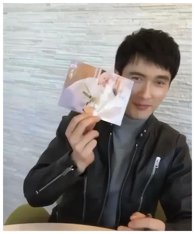 美颜|看一次吓一次!这七位明星关掉美颜滤镜后,反差已超越乔碧萝